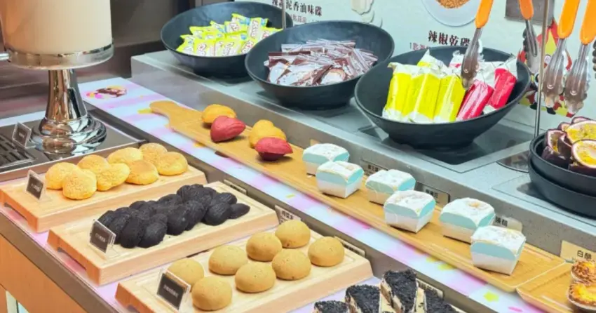 有買一送一先吃！雙北首間「海底撈甜點自助吧」在板橋，再送巨無霸糖葫蘆。