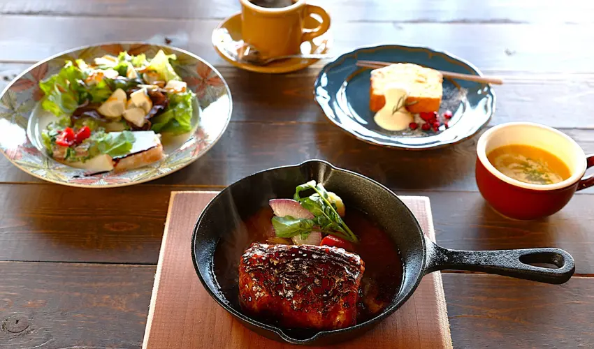 ▲將大正時期古民家改造,是一天僅接待兩組客人的包棟式旅館餐廳。