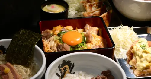 中和拉麵控朝聖！東京拉麵滿雞軒進駐中和環球，限定鴨白湯 鴨肉親子丼必吃。