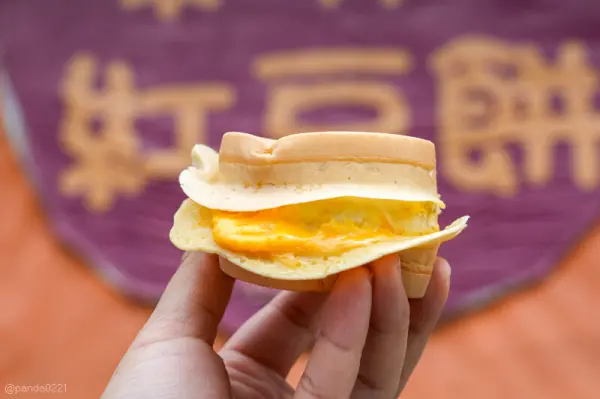 ▲桃園大園小吃推薦！燊森紅豆餅有紅豆、巧克力、芋泥肉鬆、起司蛋等多達13種口味。(攝影：部落客 Panda's Paradise )