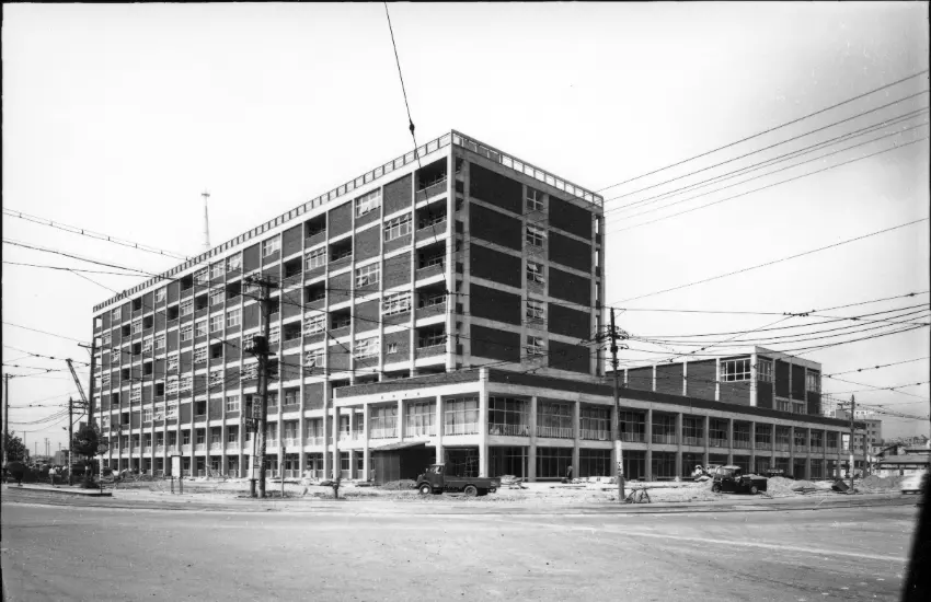 ▲為傳承市民熟悉的市政廳景觀,行政棟保留原址並活用為遺產飯店。