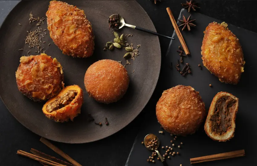 ▲中午到晚上主打咖哩傳入地橫濱特製的五種咖哩麵包。