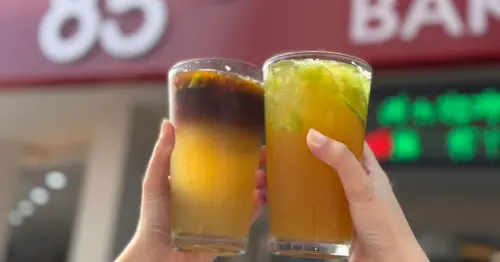 苦瓜爆檸回歸！85℃苦瓜爆檸強勢回歸，愚人節買一送一小桃氣開喝。