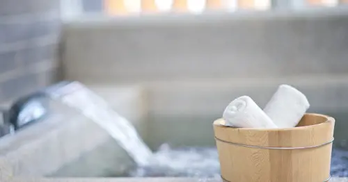 捷絲旅礁溪春日小匠人專案！手作藺草體驗與水豚近距離互動，搶攻2026春假親子旅遊必玩行程。