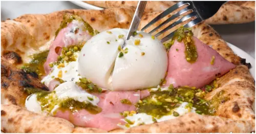 世界披薩冠軍開的高雄披薩！巴索托拿玻里披薩 高溫窯烤還原義式經典風味，開心果火腿與絲綢乳酪披薩必吃。