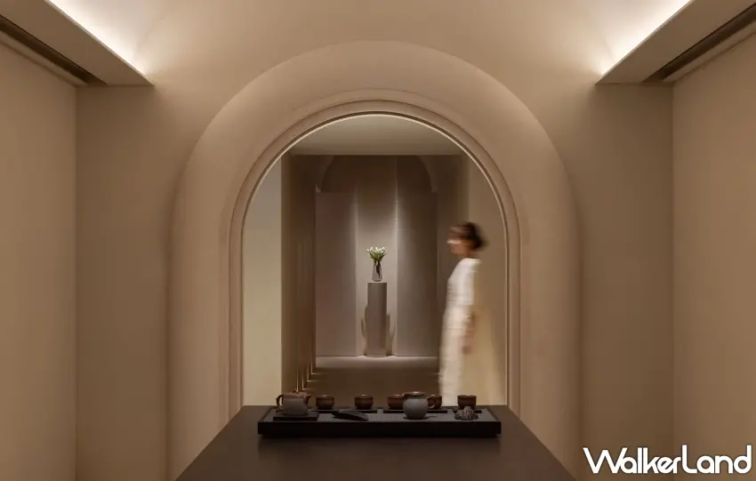 ▲臺北嘉佩樂水療以拱形天花板延展空間，鋪陳靜謐悠然的意境 。圖／臺北嘉佩樂酒店提供；窩客島編輯李維唐整理