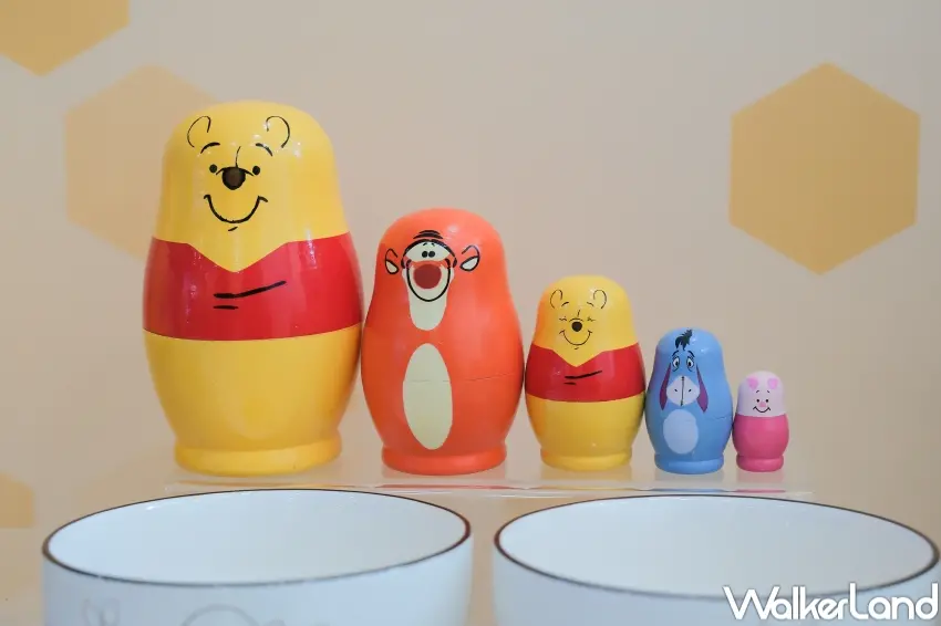 ▲7-ELEVEN推出小熊維尼俄羅斯娃娃套組與扭蛋機存錢筒，提升收藏與互動樂趣。（攝影：張人尹）
