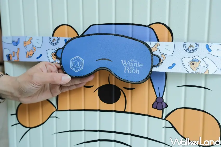 ▲行李箱與束帶搭配小熊維尼設計，結合3C小物與相機商品，7-ELEVEN滿足粉絲多元收藏需求。（攝影：張人尹）