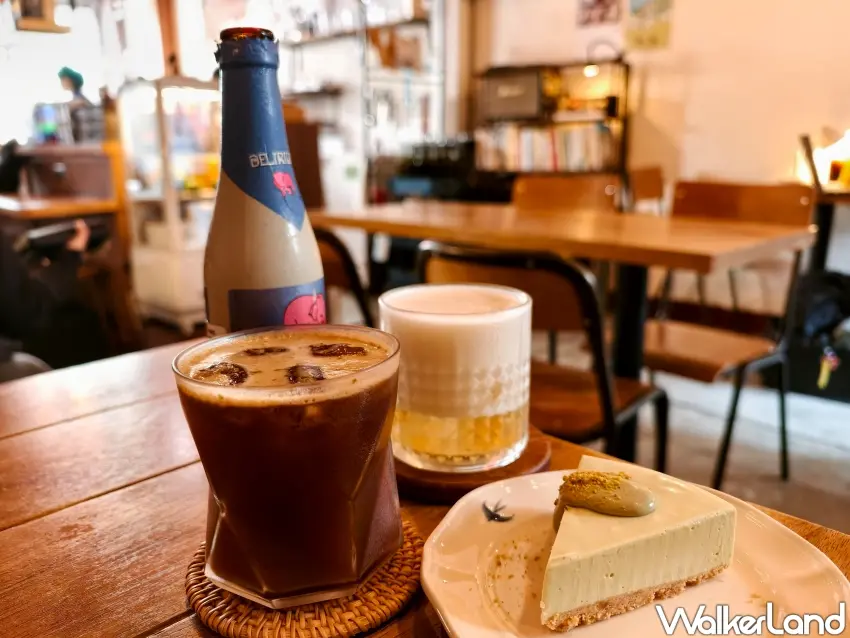 ▲「咖啡烟」菜單多元,包含特調咖啡、甜點和精釀啤酒等。(攝影:楊婷雅)