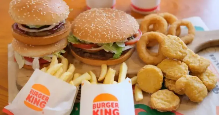 漢堡王優惠券！買一送一、49元1+1領軍超省錢，憑中職門票送雞塊。