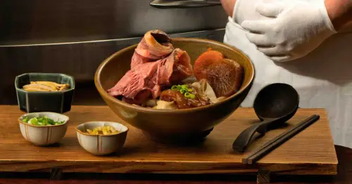 門前隱味Ｘ勞瑞斯牛肋排聯名！1980元奢華牛肉麵限量250碗，信義區才有。