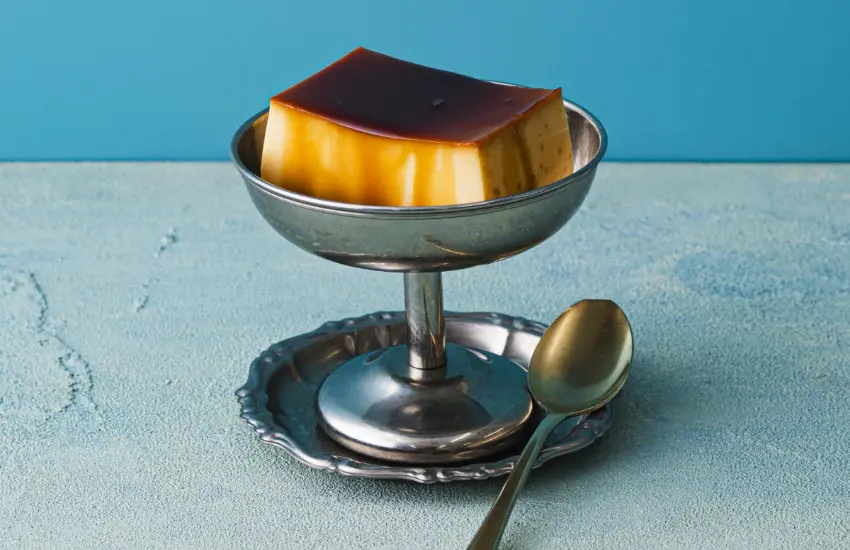 ▲懷舊微苦布丁質地紮實Q彈，令人聯想到昔日喫茶店風格，甜度適中。