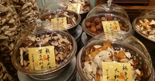 台北喜來登辰園「陳皮陳家宴」客座！陳皮之王陳文杰以逾20年天價老陳皮演繹珍稀粵菜，餐期僅限20席搶位趁早。