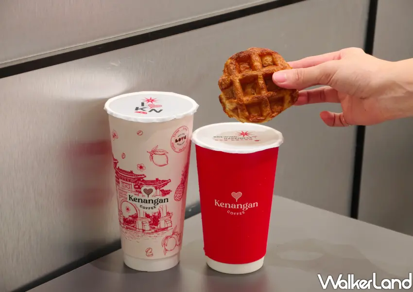 ▲凱娜克咖啡不僅提供優質飲品,現場回烤的夾餡鬆餅酥脆誘人,是搭配招牌拿鐵的最佳下午茶組合。(攝影:鄭雅之)