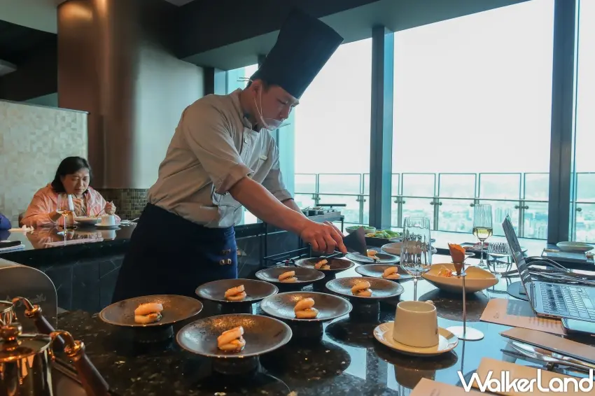 ▲旨醞進駐信義區微風45樓，主打高空鐵板料理體驗，套餐1980元起即可享用多道海陸料理。（攝影：張人尹）