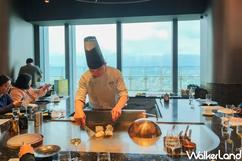 ▲旨醞規劃67席座位與包廂，結合高空景觀，讓粉絲在靜謐環境中享受鐵板料理。（攝影：張人尹）
