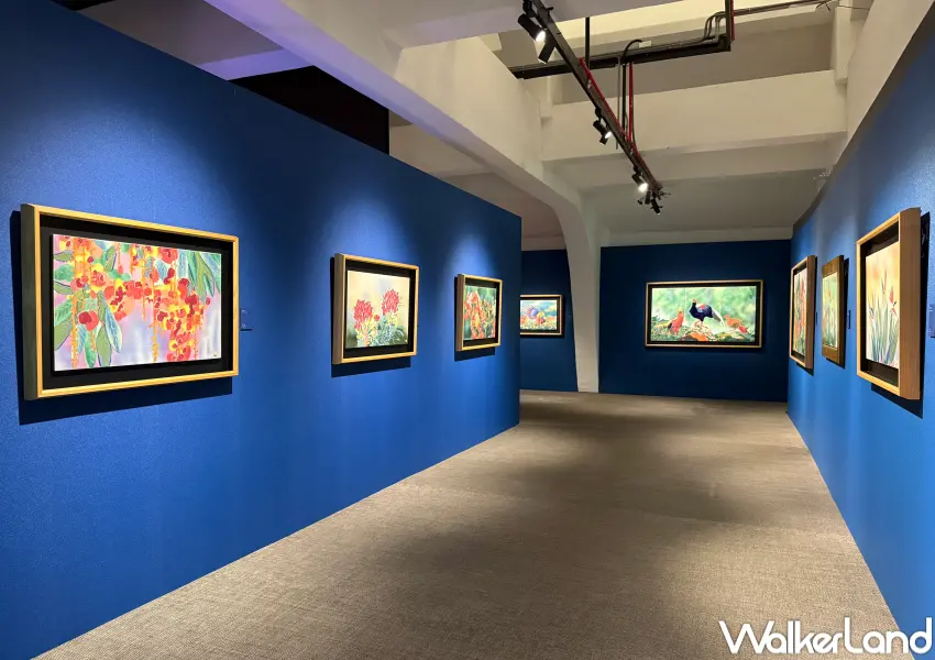 ▲歷史博物館釉彩展覽以台灣山川、花鳥、星空等主題作品，展場規劃了4大主題展區。(攝影：鄭亦庭)