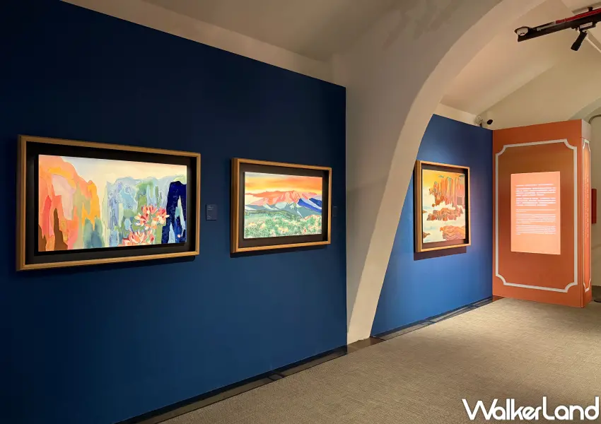 ▲歷史博物館釉彩展覽以台灣山川、花鳥、星空等主題作品，展場規劃了4大主題展區。(攝影：鄭亦庭)