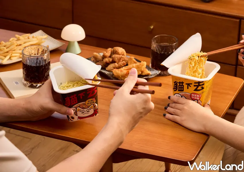 ▲帶著「貓下去炒泡麵」到貓下去門市,加價200元升級主廚現炒版。