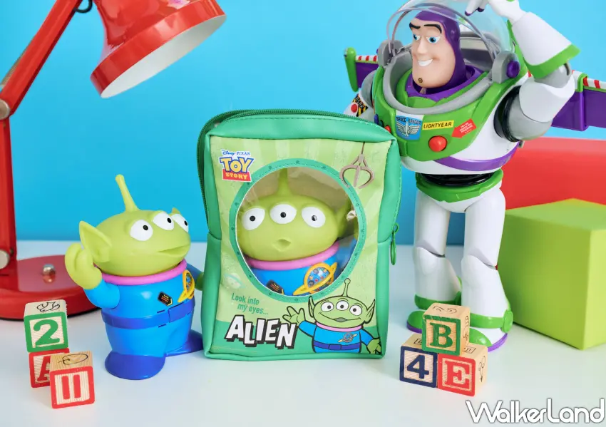 ▲POPCORNERS爆米花脆片推出三眼怪款玩具盒造型收納包，復刻電影外盒細節。