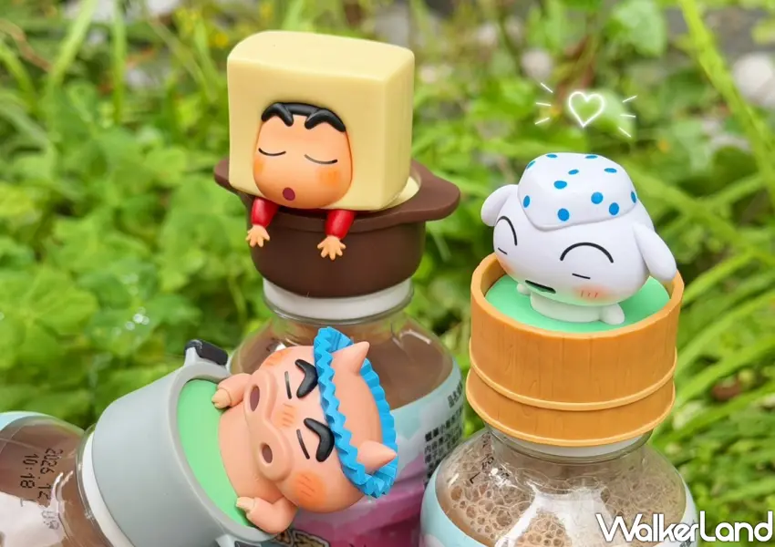 ▲小新頭頂豆腐泡湯的逗趣表情，喝完奶茶公仔還能拆卸收藏。