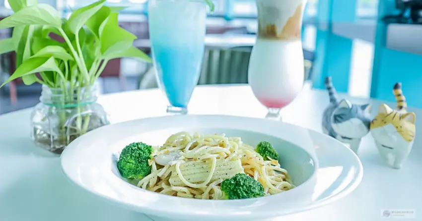 ▲「龍咖啡」餐點選擇豐富，義大利麵、甜點、各式飲品通通有，輕鬆滿足大人小孩的味蕾。