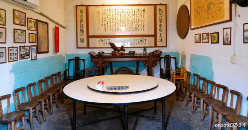 ▲「老頭擺客家菜」坐落於百年三合院建築，復古陳設與懷舊氛圍濃厚，彷彿回到童年記憶裡的阿嬤家。