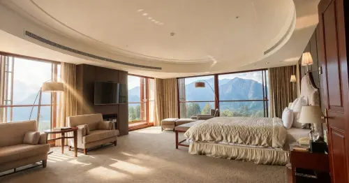 阿里山賓館頂級套房開箱！坐擁大塔山第一排絕景，百年飯店推尊爵首席房型搶攻奢華旅遊。