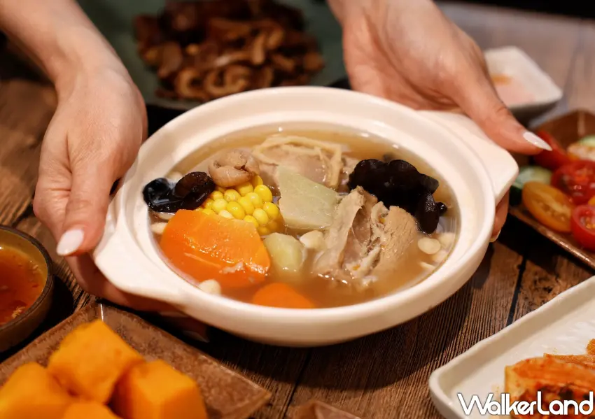 ▲佛手瓜玉米南北杏排骨湯，是大直春大直新開幕好好養湯的招牌港式煲湯，湯頭清甜。