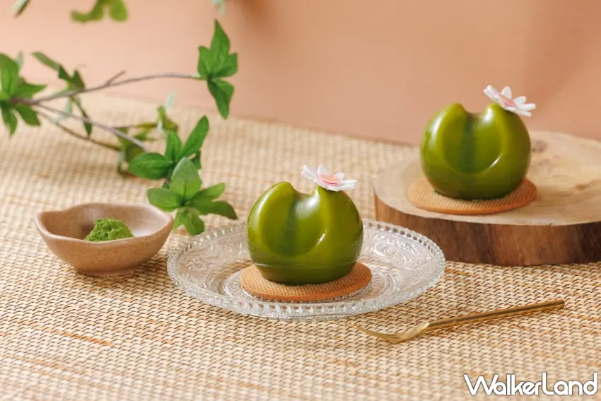 ▲杏桃抹茶乳酪慕斯以濃郁抹茶乳酪慕斯球包裹蜂蜜杏桃凍，底部搭配清香柚子脆餅，層次豐富。圖／JR東日本大飯店台北提供；窩客島整理