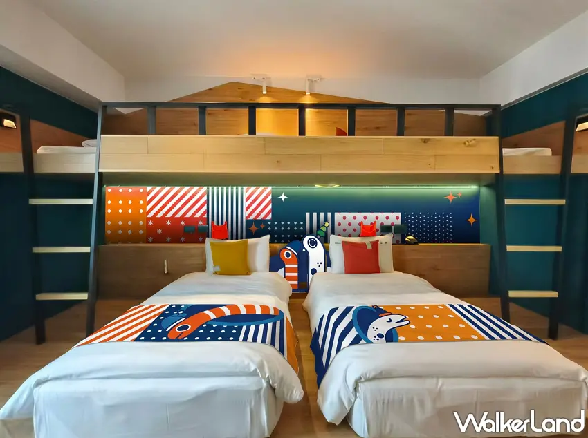 ▲花園鰻主題歡樂四人房以繽紛色彩與可愛插畫，將海底沙洲的療癒氛圍帶入客房空間。圖／悅樂旅店提供；窩客島整理