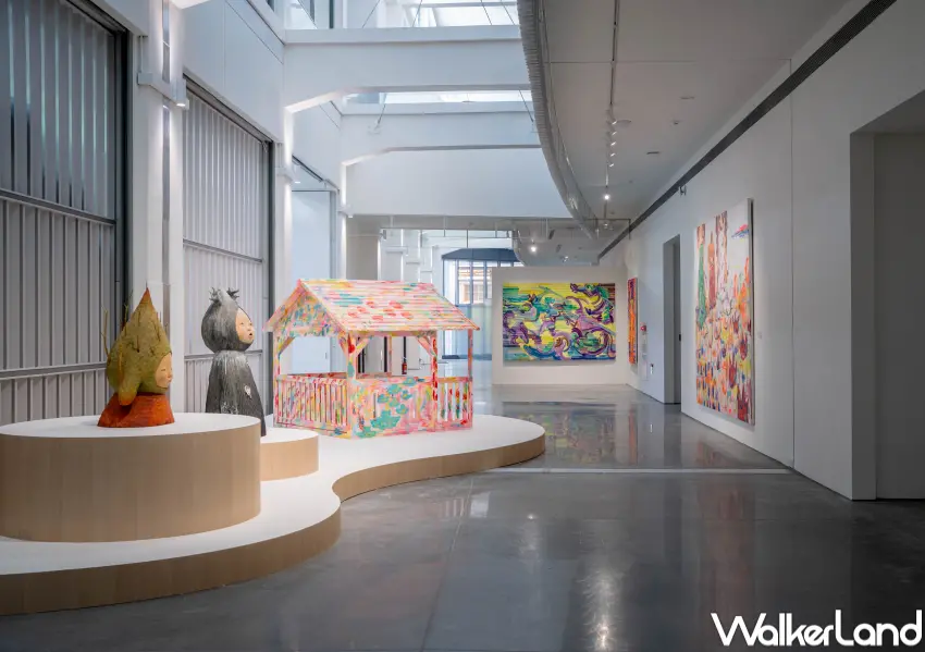 ▲「靈性與童真」展區新生代藝術家高野綾、六角彩子、中村萌以自由感性形塑當代的靈性風景。(蔚龍藝術提供)