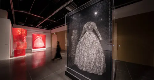 2026必逛屏東縣立美術館！當繁花盛開特展6大主題，草間彌生 奈良美智16位藝術家一次看。