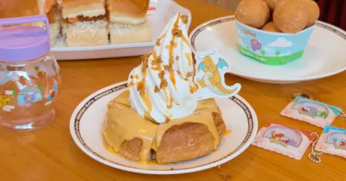 客美多Ｘ寶可夢只送不賣！百變怪漢堡點餐就送吊飾，再送巨大蝦排抱枕。