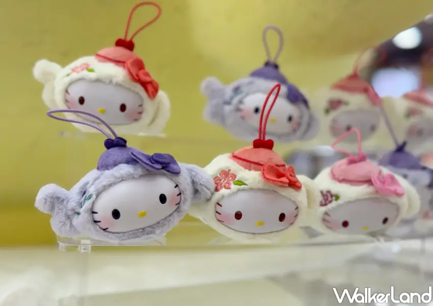 ▲北車三麗鷗快閃店必買周邊推薦！招財貓Kitty絨毛娃娃、台灣首發茶壺造型Kitty全要收。(攝影：鄭亦庭)