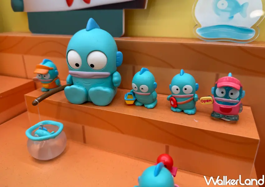 ▲北車三麗鷗快閃店！整面牆擺滿各個三麗鷗角色的盲抽公仔，包括Hello Kitty、酷洛米、人魚漢頓等。(攝影：鄭亦庭)