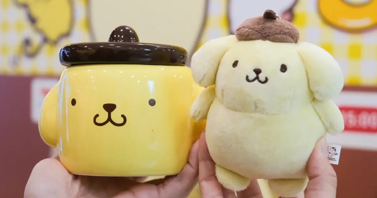 買馬克杯送玩偶！7-11布丁狗30周年集點29款周邊開賣，布丁狗屁屁手機支架必收。