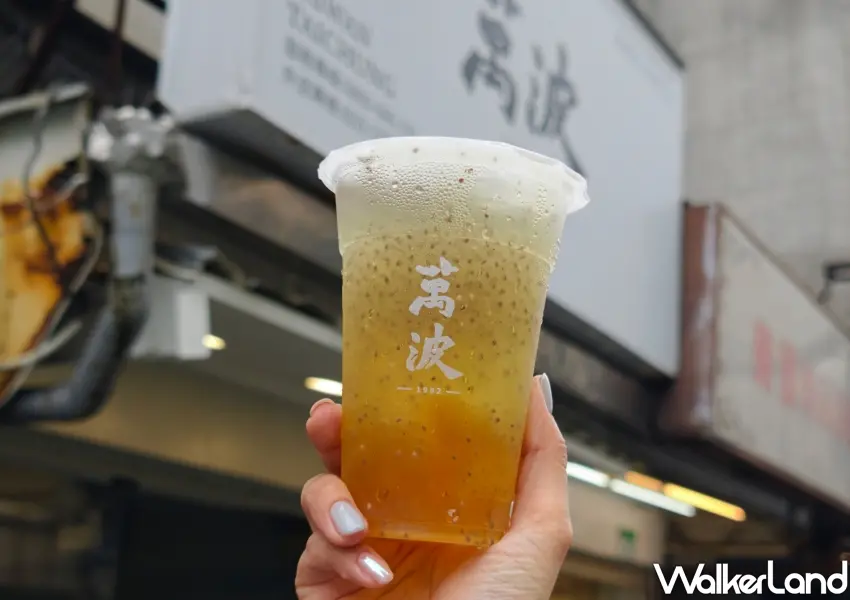 ▲咀嚼系首選「紫蘇檸檬奇亞籽」，豐富的奇亞籽顆粒搭配檸檬酸度打造出多層次的手搖飲體驗。(攝影：鄭雅之)