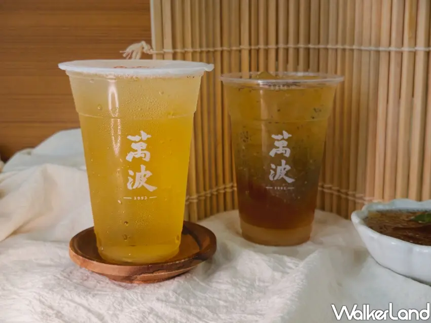 ▲萬波新品「紫蘇金萱」以溫潤金萱茶底融合紫蘇幽香，是午後舒壓解膩的清爽茶飲推薦。(攝影：鄭雅之)