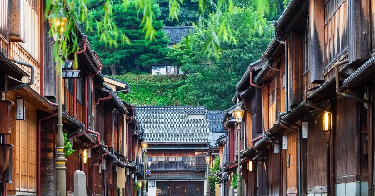 2026旅遊懶人包！易遊網揭密三大消費轉變，公開機票調漲下的聰明省錢玩樂法。