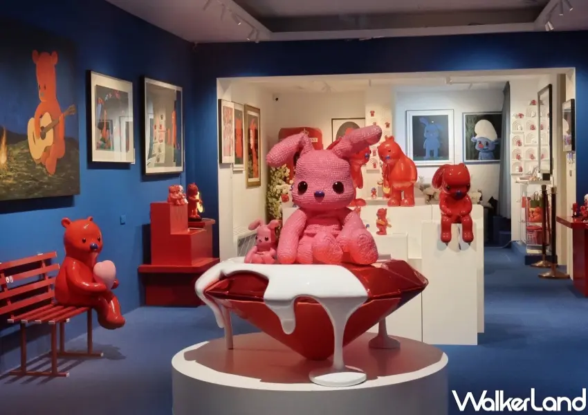 ▲全新台北藝術地標！台北光之間輪替展出5位跨國藝術家作品，包含村上隆的「超扁平美學」、Javier Calleja的孤獨童趣等。(圖片來源：光之間 Art Space)