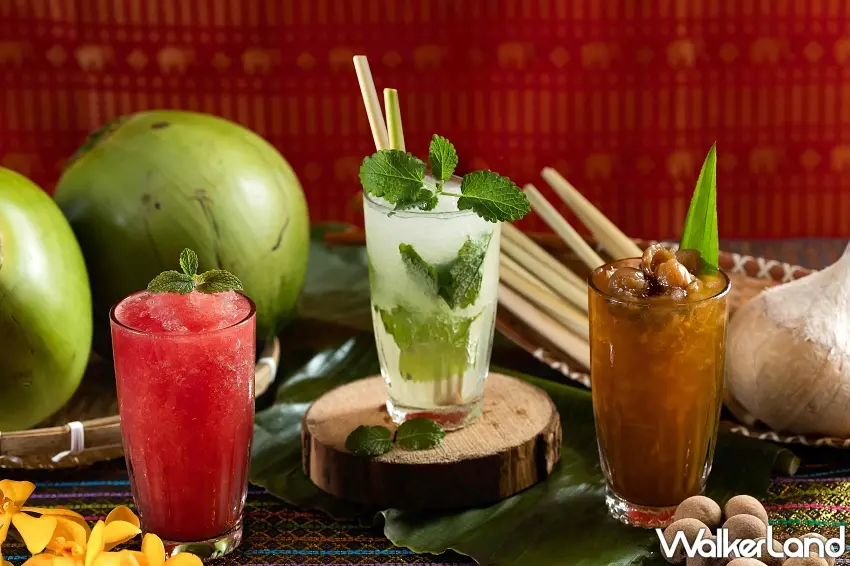 ▲泰市場於2周年慶活動期間,除有豐富熱食外,亦新增「龍眼冰茶」、「西瓜冰沙」與創意調酒「香茅摩西多」,為整體用餐體驗增添清爽迷人的熱帶風情。 圖/台北晶華提供;窩客島編輯李維唐整理