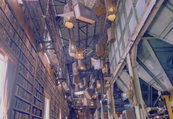 ▲台南親子景點推薦！十鼓文創園區神祕的飛天書廊道與魔法列車就像哈利波特場景般，園區還有極限設施可以玩。（攝影：部落客 愛麗森）