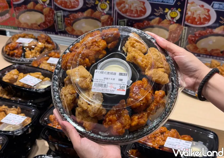 ▲漢神洲際門市首創韓國料理區，份量驚人的韓式唐揚雞搭配蜂蜜芥末醬口感十足。(攝影：鄭雅之)