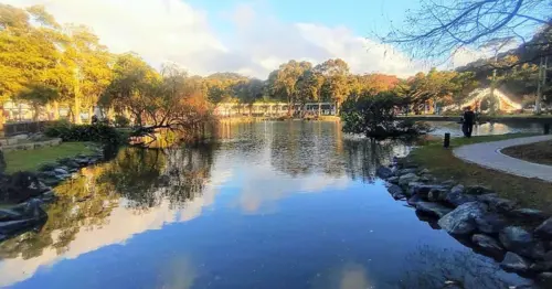 免開車玩台北！ 文湖線一日遊，走遍絕美吊橋、湖畔秘境，頂級烤鴨先收藏。
