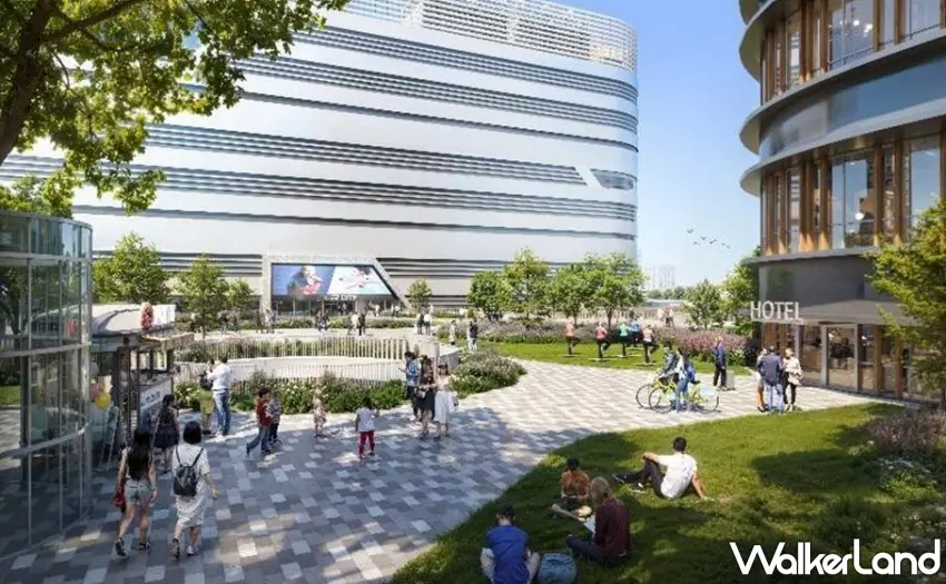 ▲圖說 5：高雄車站商業大樓的建築外觀概念圖，地上 10 層的現代化大樓位於車站地下化上方，地面層設計為寬敞的行人廣場，設有戶外座椅、草坪與飯店入口（圖中可見「HOTEL」字樣），營造都市中清新活力的綠色生活空間。 圖／台鐵公司提供、窩客島編輯李維唐整理。