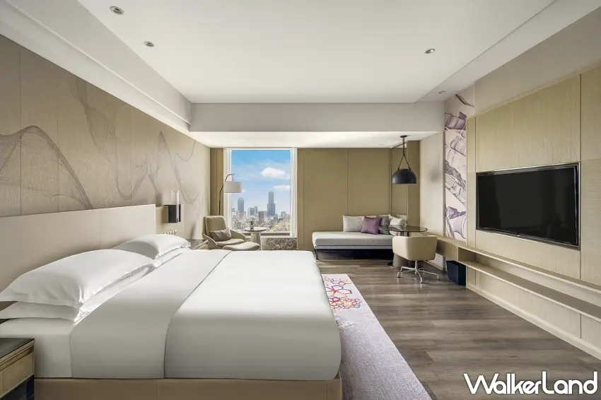 ▲超狂折扣萬豪雙人行,入住經典客房含兩客自助早餐僅需5500元,折扣力度約29折 。 圖/高雄萬豪酒店提供;窩客島整理