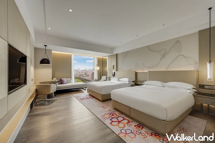 ▲奢華家庭旅遊首選,萬豪臻選天倫專案含家庭套房一晚及行政酒廊4位禮遇,旅展價18888元 。 圖/高雄萬豪酒店提供;窩客島整理