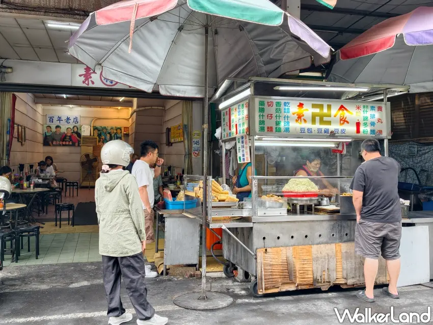 ▲彰化百年素食老店「林家素食」，傳承日治時期手藝，以香菇什錦麵等聞名。（攝影：楊婷雅）