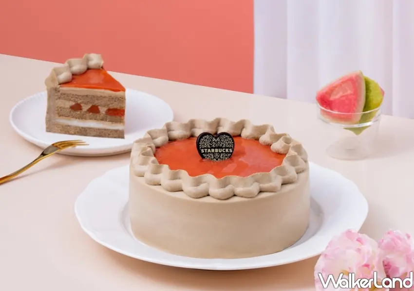 ▲香檸紅心芭樂戚風蛋糕。以檸檬清新酸香帶出紅心芭樂熱帶果韻，交織紅茶奶霜呈現明亮爽口風味。